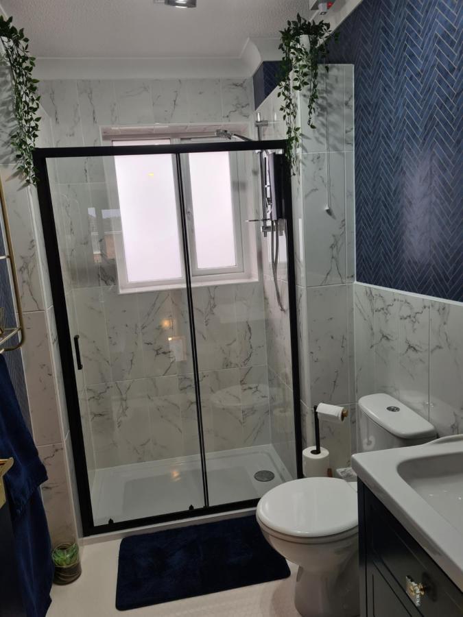 Stunning 2 Bed House Near Coastal Path/Lake/Beach Llanelli Exterior foto